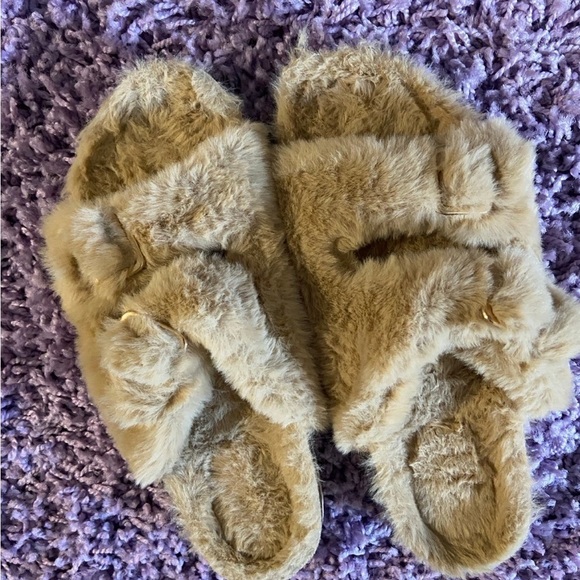 NWOT Size 9 Women’s Taupe Faux Slides - Picture 2 of 9